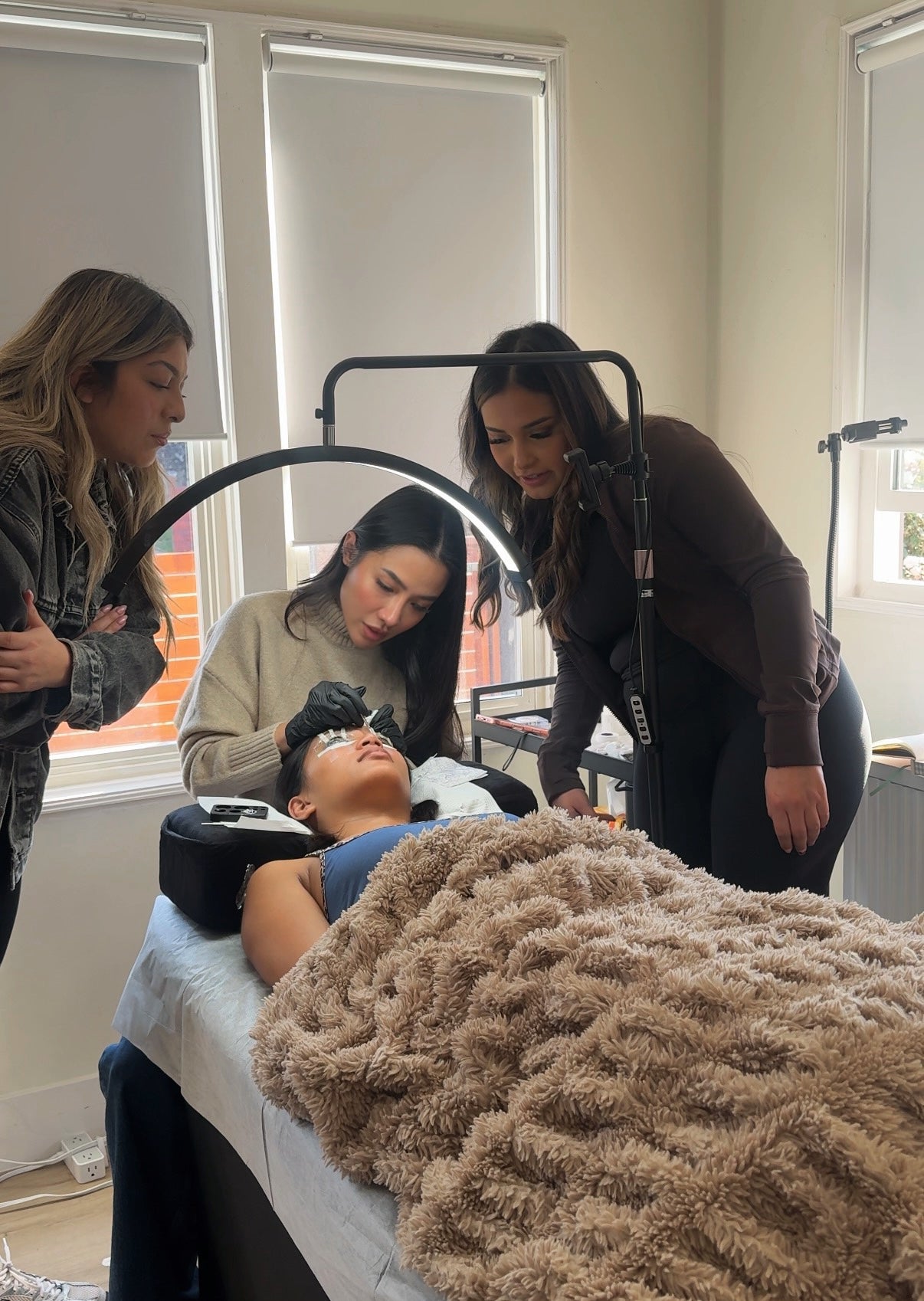 KOREAN LASH LIFT SEMI PRIVATE 2:1 TRAINING (DEPOSIT ONLY)